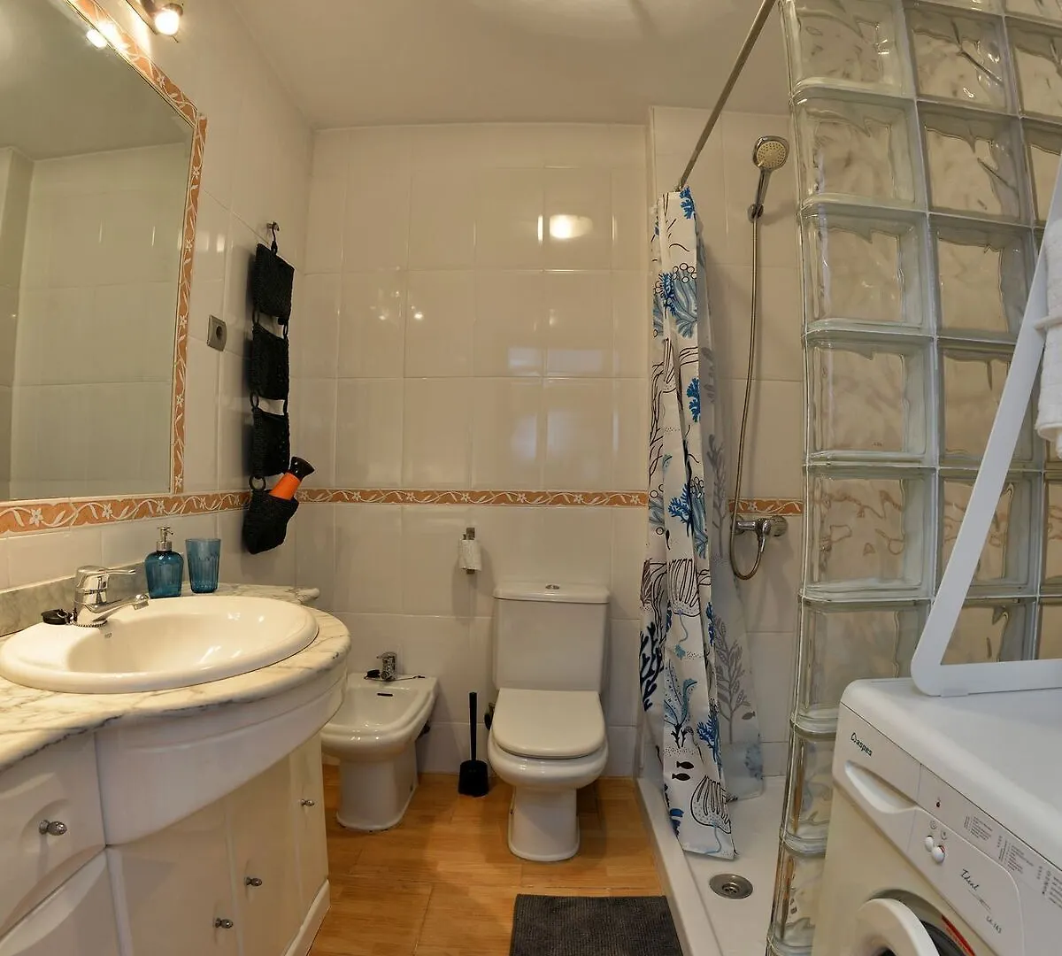 Apartamentos Cenacheros - Wondersisters Malaga