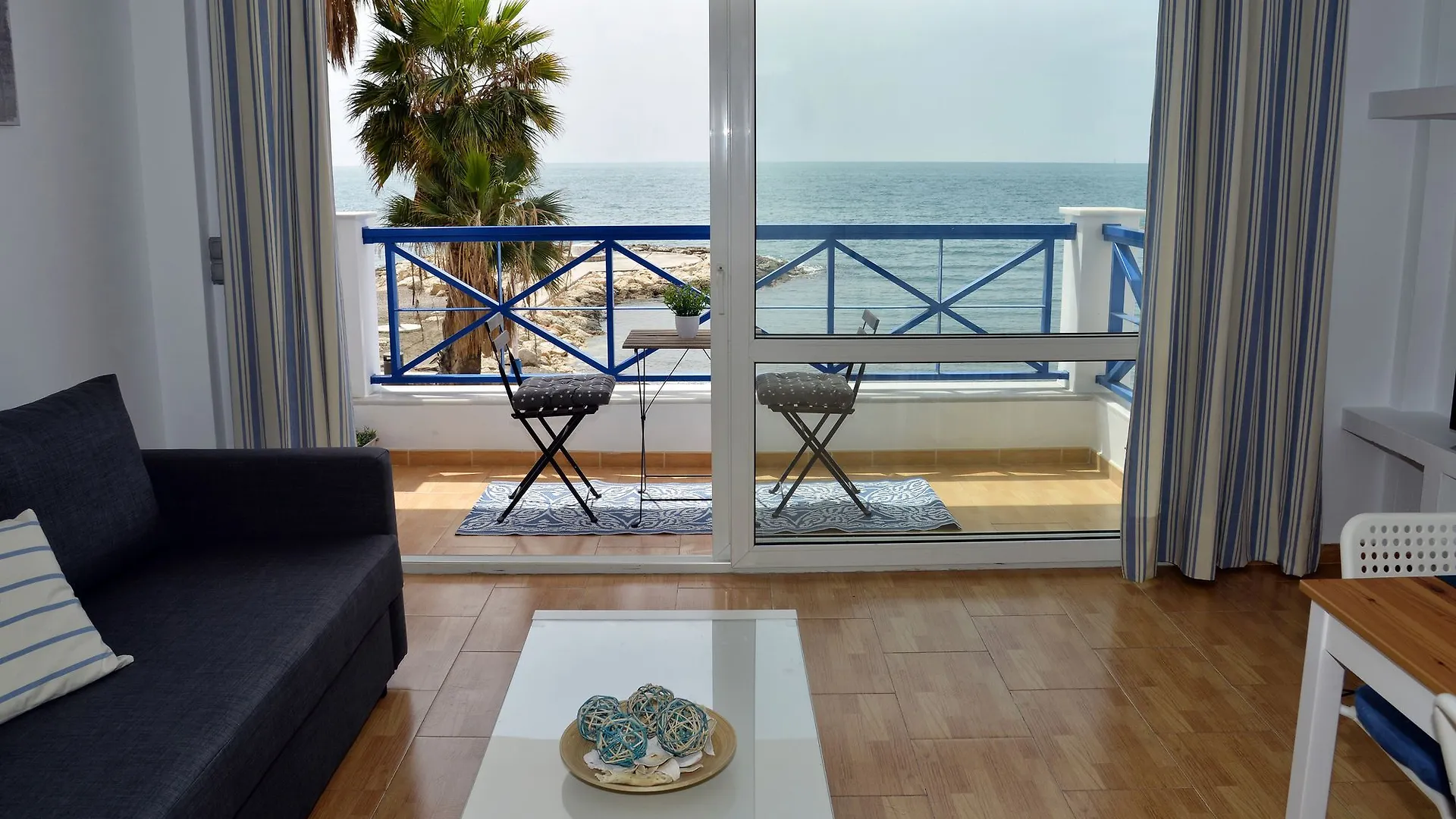 Apartamentos Cenacheros - Wondersisters Malaga
