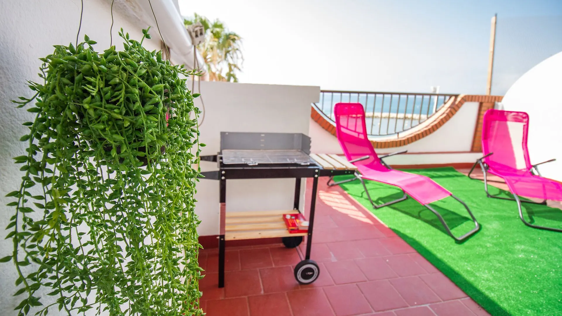 Apartamentos Cenacheros - Wondersisters Malaga Spain